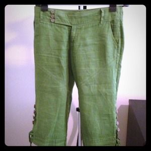 Bebe linen olive green Capri pants sz 6 (fit 8/10)
