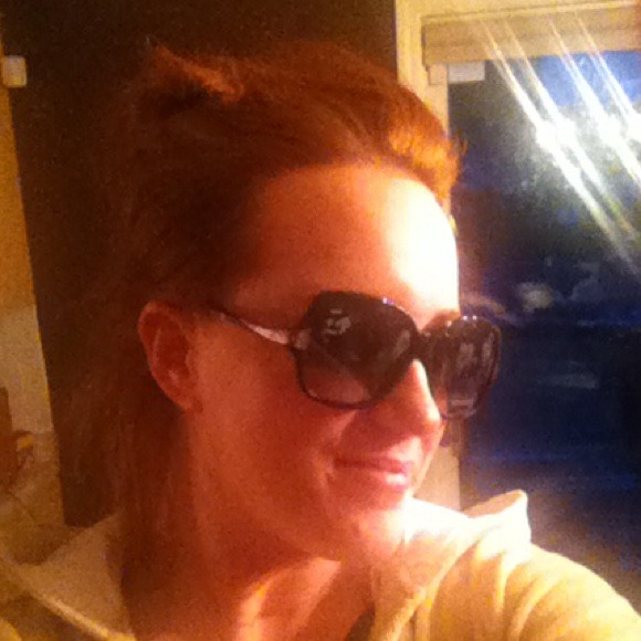 Additional photos of Nina Riccí Sunnies