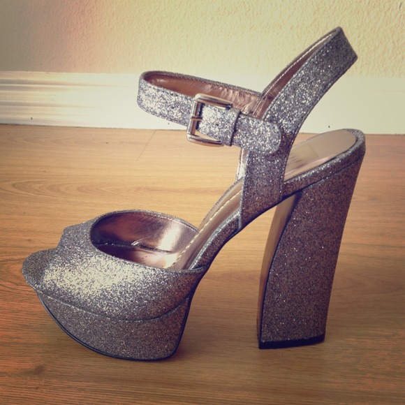 🔥REDUCED🔥 DOLCE VITA Glitter Platforms