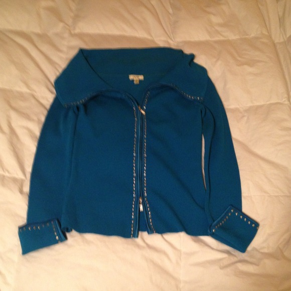 Sweater - Picture 2 of 2