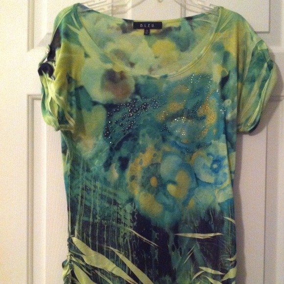 Medium size Top