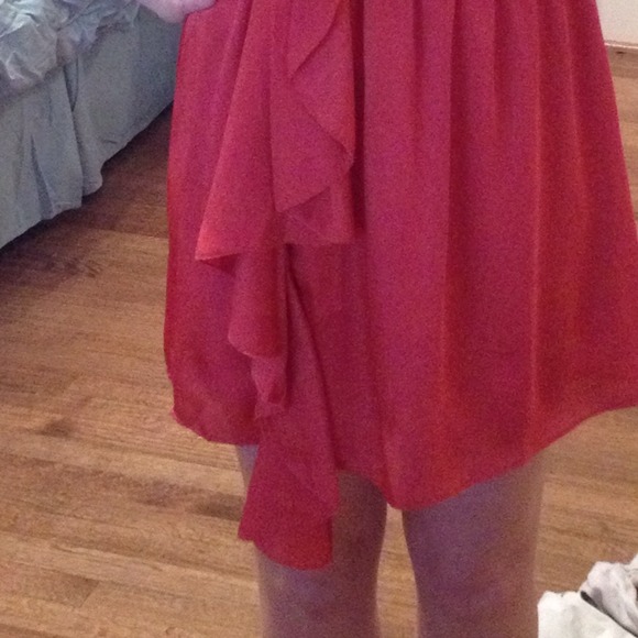 Short coral dress with ruffle down the front - Picture 2 of 3