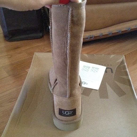 Boots - Picture 3 of 4