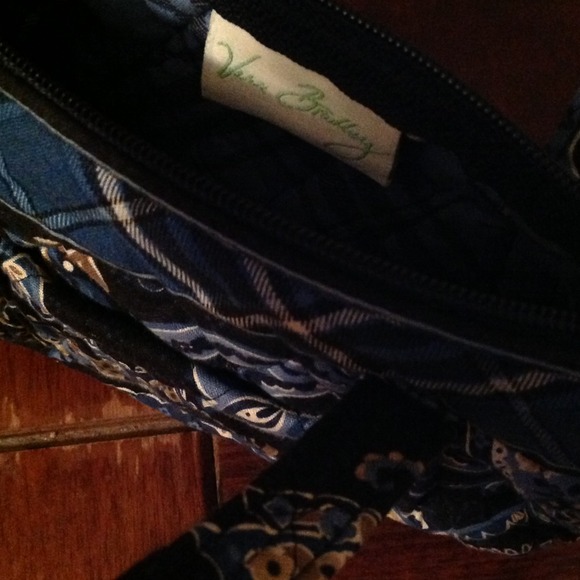 SOLD! Tiny Vera Bradley purse - Picture 3 of 4