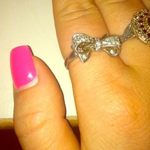 Silver pave bow ring