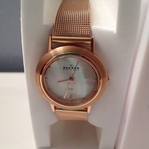 Lower price! Rose Gold mesh Skagen women's watch.