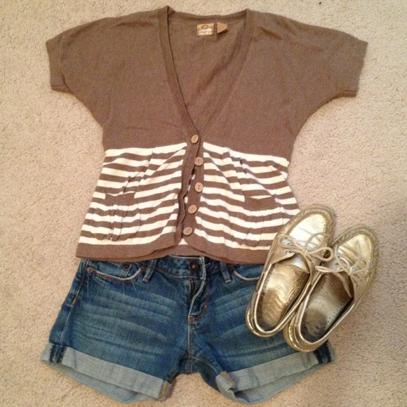*SOLD* Adorable summer cardigan