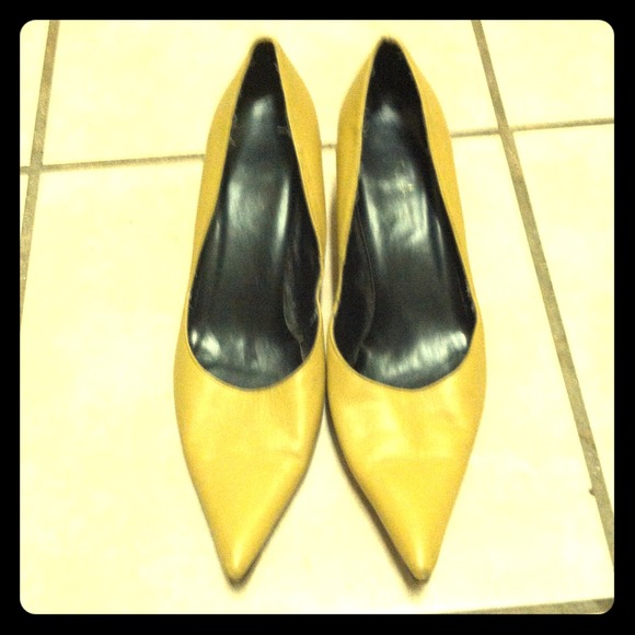 Fredric's of Hollywood👠👠👠SOLD👠👠👠