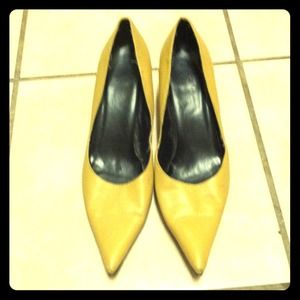 Fredric's of Hollywood👠👠👠SOLD👠👠👠