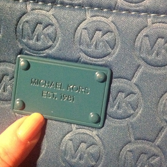🚫Sold 🚫Michael Kors Jet Set Turquoise Neoprene - Picture 2 of 4
