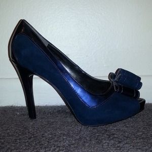 Nine West beautiful blue heels. Size 7.5