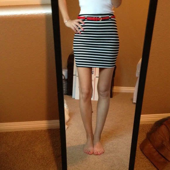 SOLD!! striped stretch skirt! Belt included