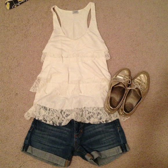 SOLD Adorable lace ruffle tank