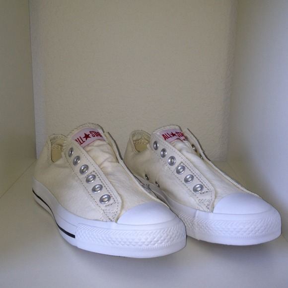 📌SOLD📌Chuck Taylor Converse👟 - Picture 1 of 4
