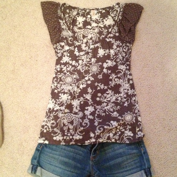 *Bundled* Adorable patterned top