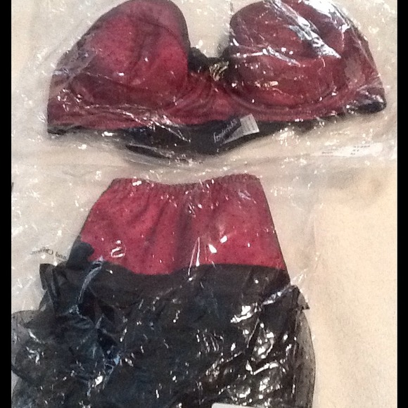 Fredrick's of Hollywood Bra & Halfslip Set - Picture 2 of 4