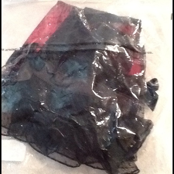 Fredrick's of Hollywood Bra & Halfslip Set - Picture 4 of 4