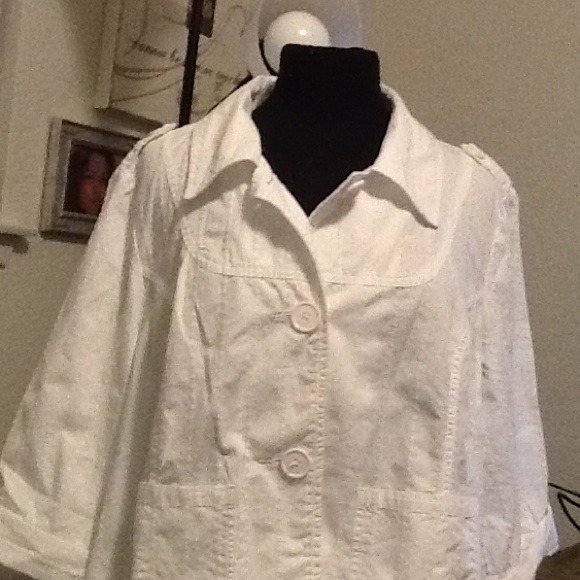 Plus size cropped jacket