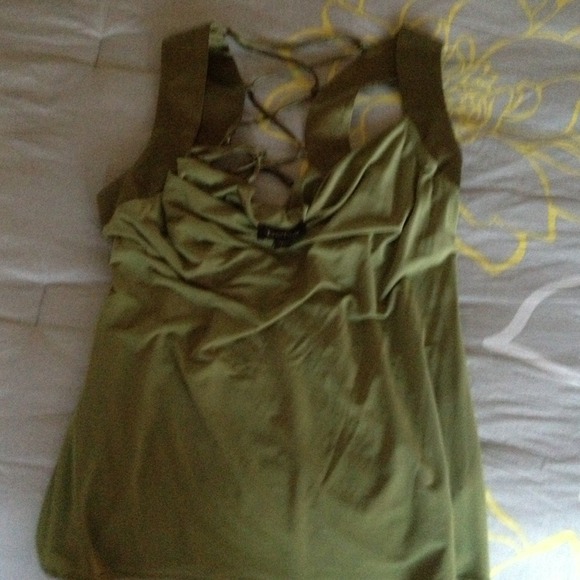 Green bebe shirt tie back, low front. Fits great
