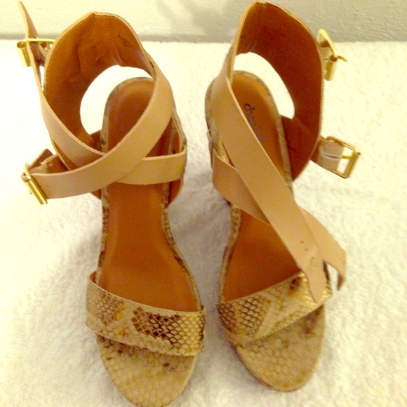 🎈🎈REDUCED New Without tags Beautiful Wedges