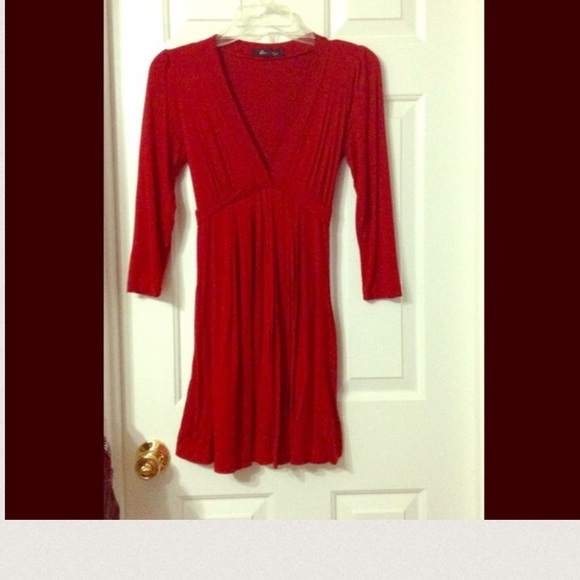 Red Dress - Picture 3 of 4