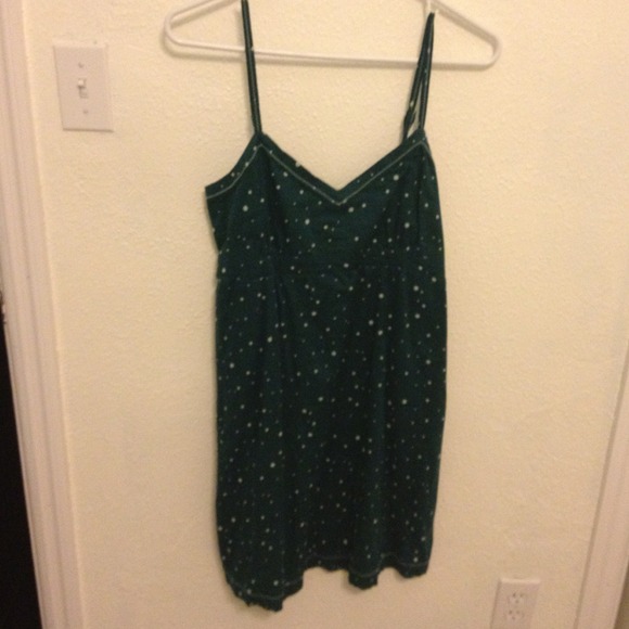 Adorable American Eagle emerald green dress.