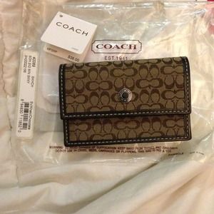 💯 Authentic coach mini credit card wallet.