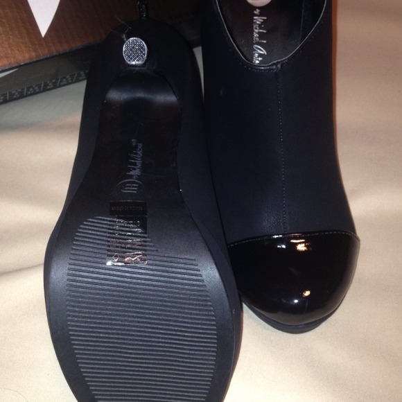 Boots from Arden B - Size 7 - new and never worn!! - Picture 2 of 2