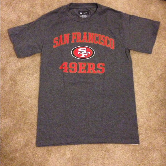 💢SOLD💢Niners shirt!