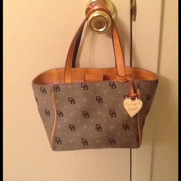 Dooney & bourke bag
