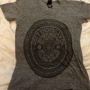 💯 Authentic used Obey tshirt XS!