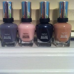 🎀BUNDLE🎀 Fingernail polish.