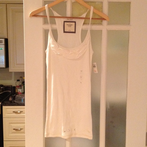 🚫Sold. In bundle Abercrombie racer back tank