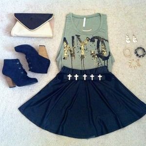 highwaist skirt , & black top