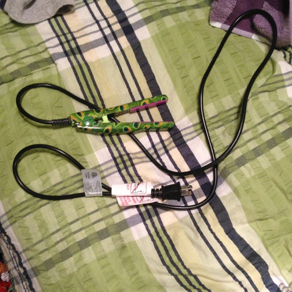 TRADED Peacock mini flat iron - Picture 2 of 2