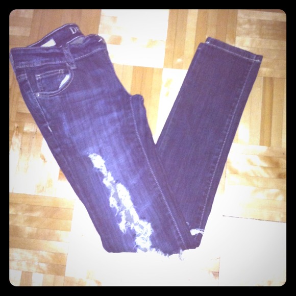 REDUCED!!!😱🙌 ripped dark jeans