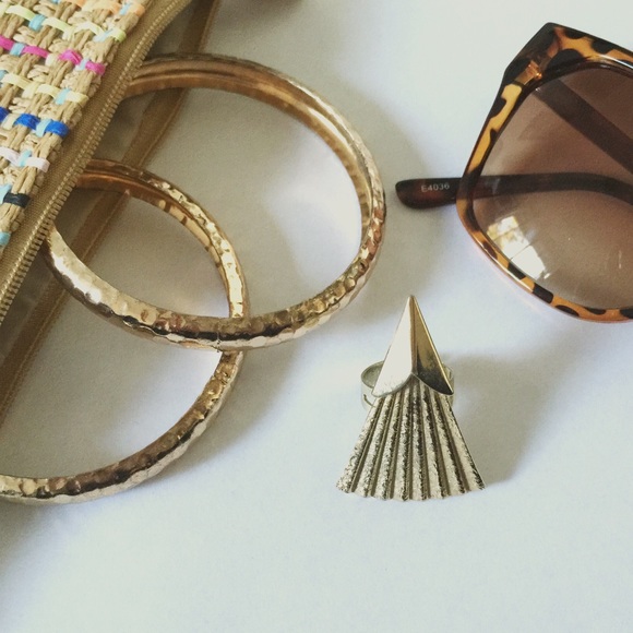 Vintage Jewelry - Vintage Brooch Ring