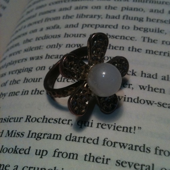Bronze flower ring :) - Picture 2 of 2