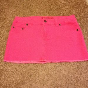 NWOT hot pink skirt, MAX Rave size 13