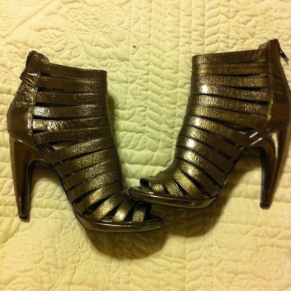 Nine West pewter patent booties