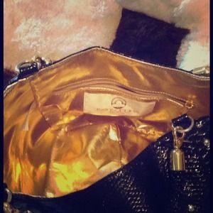 Handbag w/gold lining, & gold tone hardware
