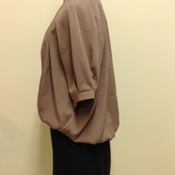 Taupe silky peasant-like blouse - Picture 2 of 3