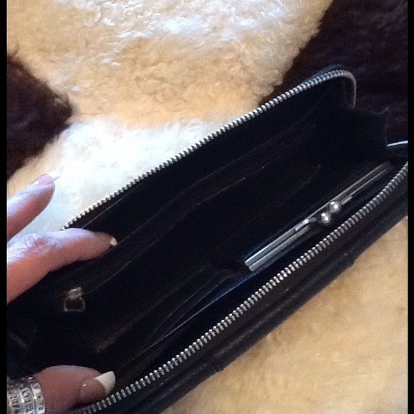 Leather wallet, used once beautiful 🎀