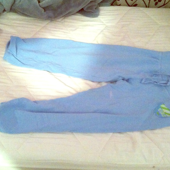 PINK blue sweat capris.