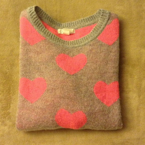 Forever 21 Sweaters - Forever21 Heart Patterned Sweater