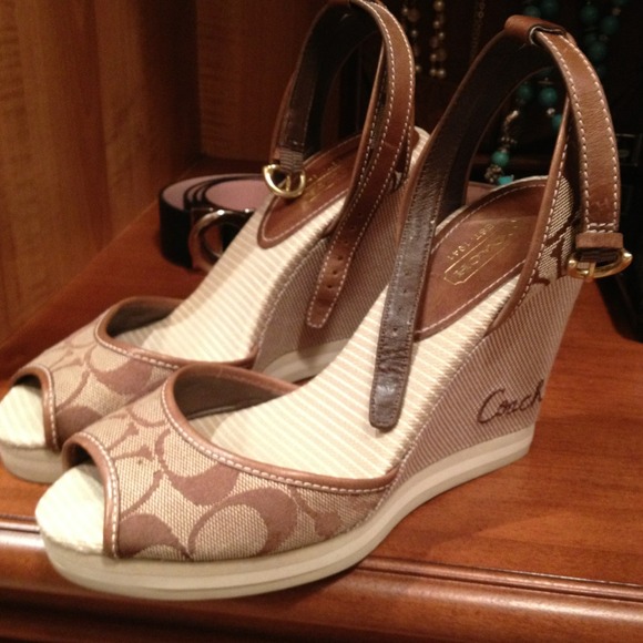 Coach wedges new .bought on Posh too big 4 me