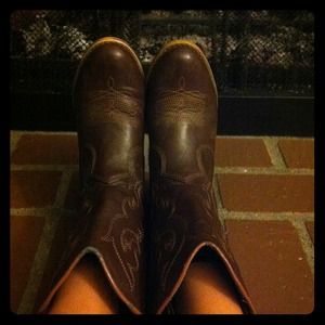COWGIRL BOOTS!!!!