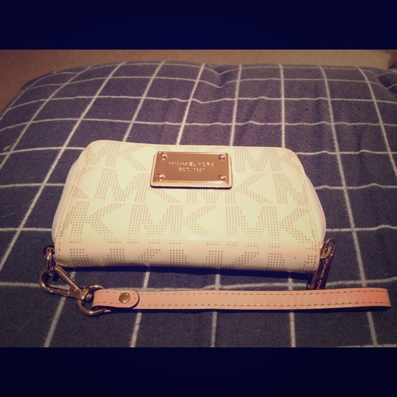 Michael Kors phone wallet