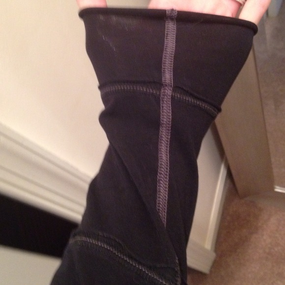 Sold ⬇Fabulous Lululemon Shirt⬇ bundled - Picture 4 of 4