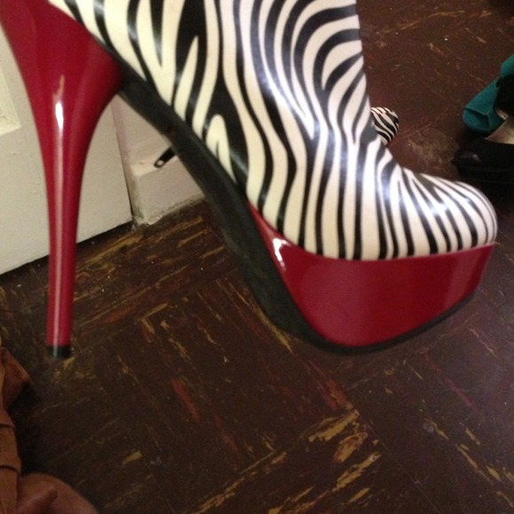 Dollhouse zebra print size 9 - Picture 2 of 4